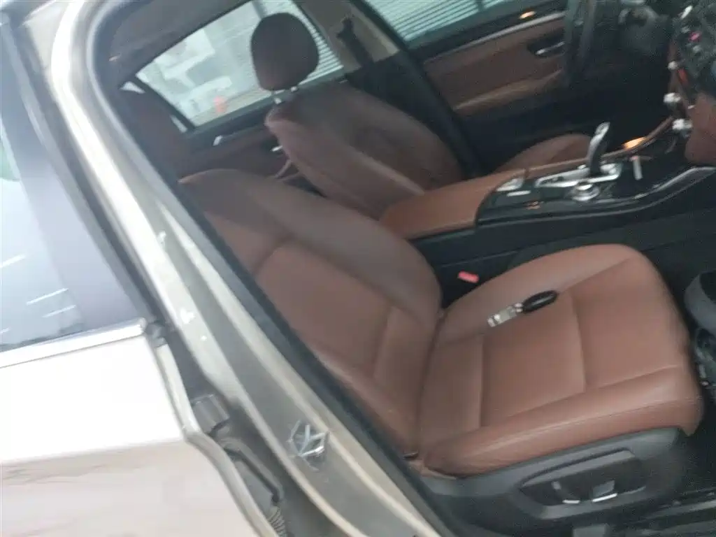 BMW 5 Series 2014 520Li Elegance фото 25