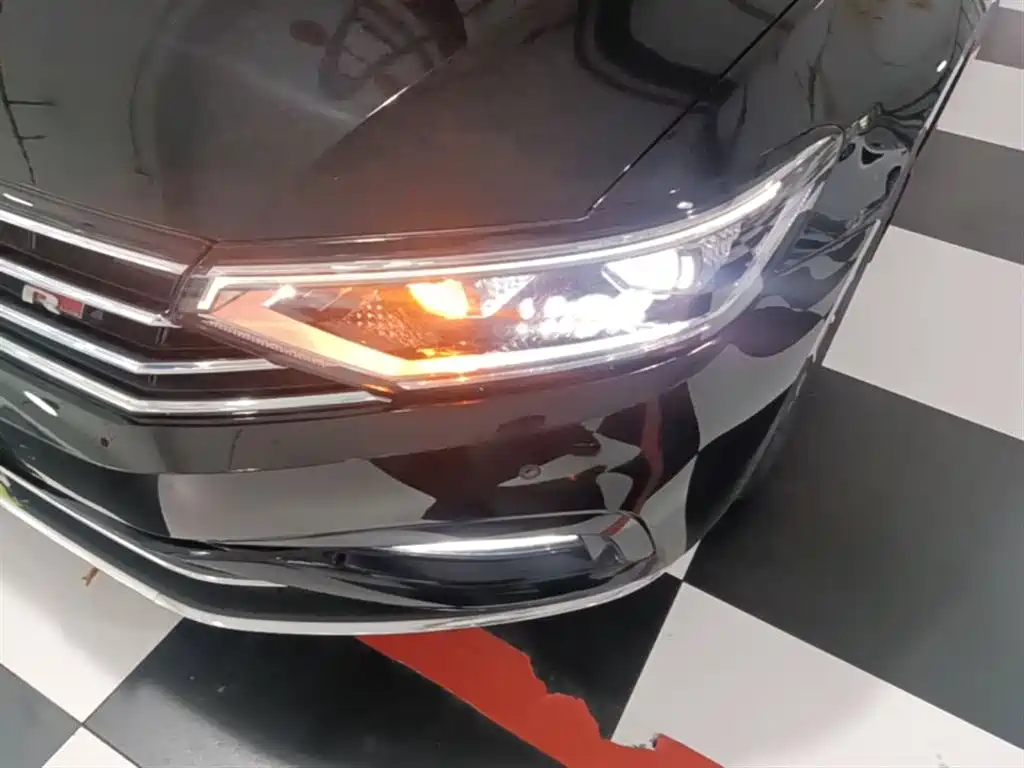 Volkswagen Magotan 2020 330TSI DSG Luxury фото 24