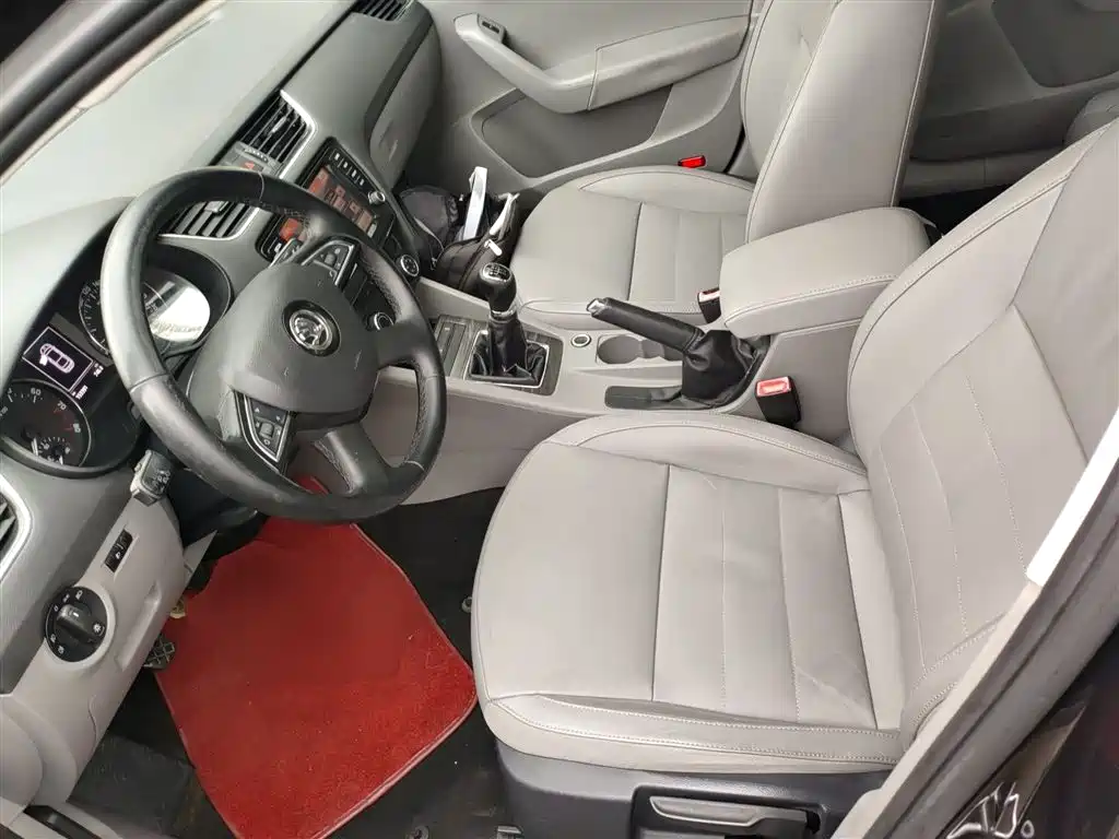 Škoda Octavia 2015 1.6L Manual逸俊版 фото 15