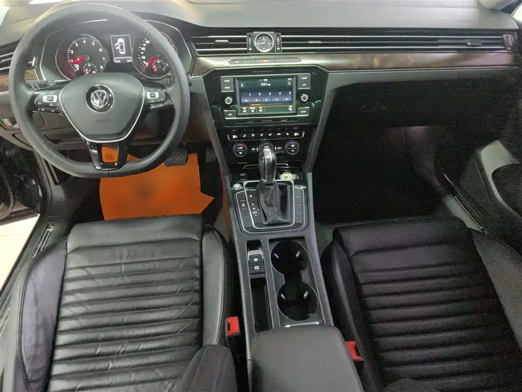 Volkswagen Magotan 2018 Facelift 330TSI DSG Luxury фото 6