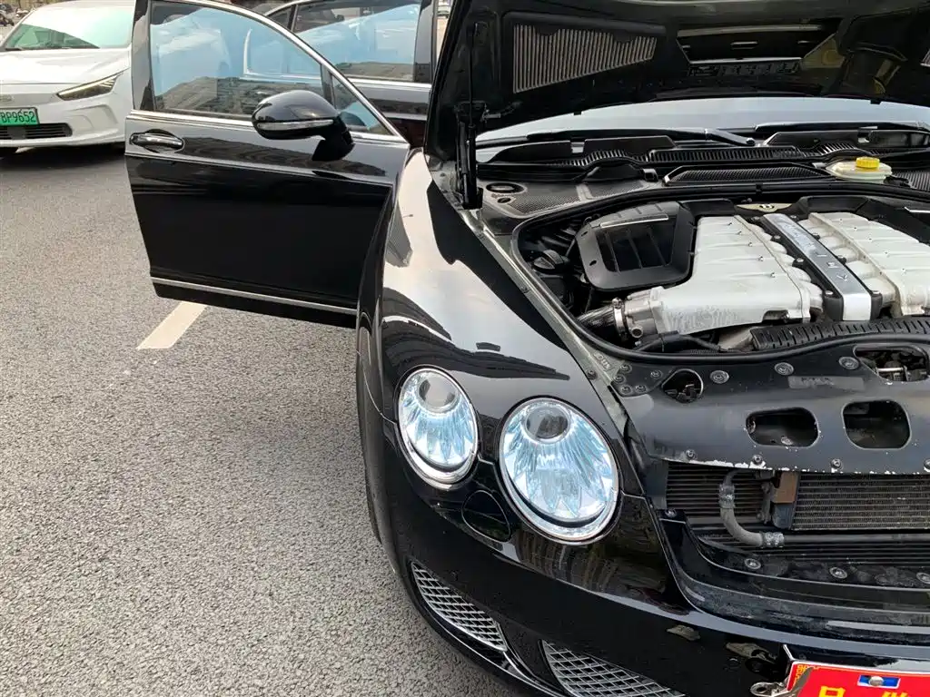 Bentley Flying Spur 2011 2010 6.0T 4-seater Version