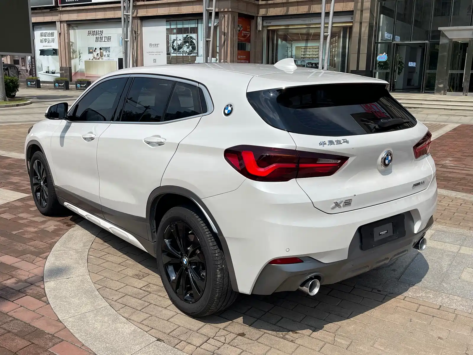 Фото 2 - BMW X2