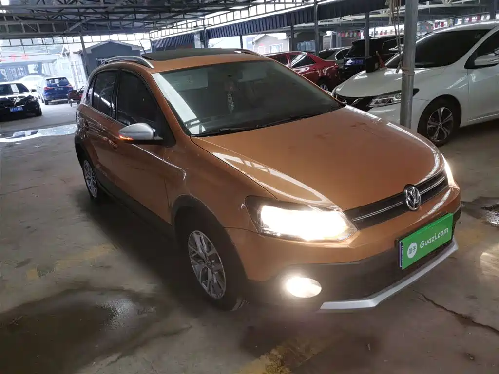 Volkswagen Polo 2018 1.5L Cross Polo Auto фото 22