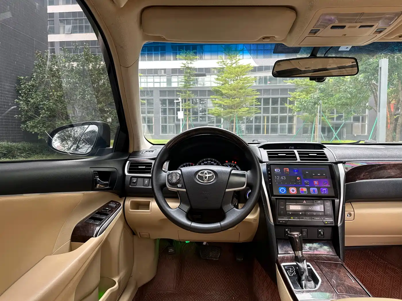 Toyota Camry 2016 2.0G 10th Anniversary Luxury Edition фото 16