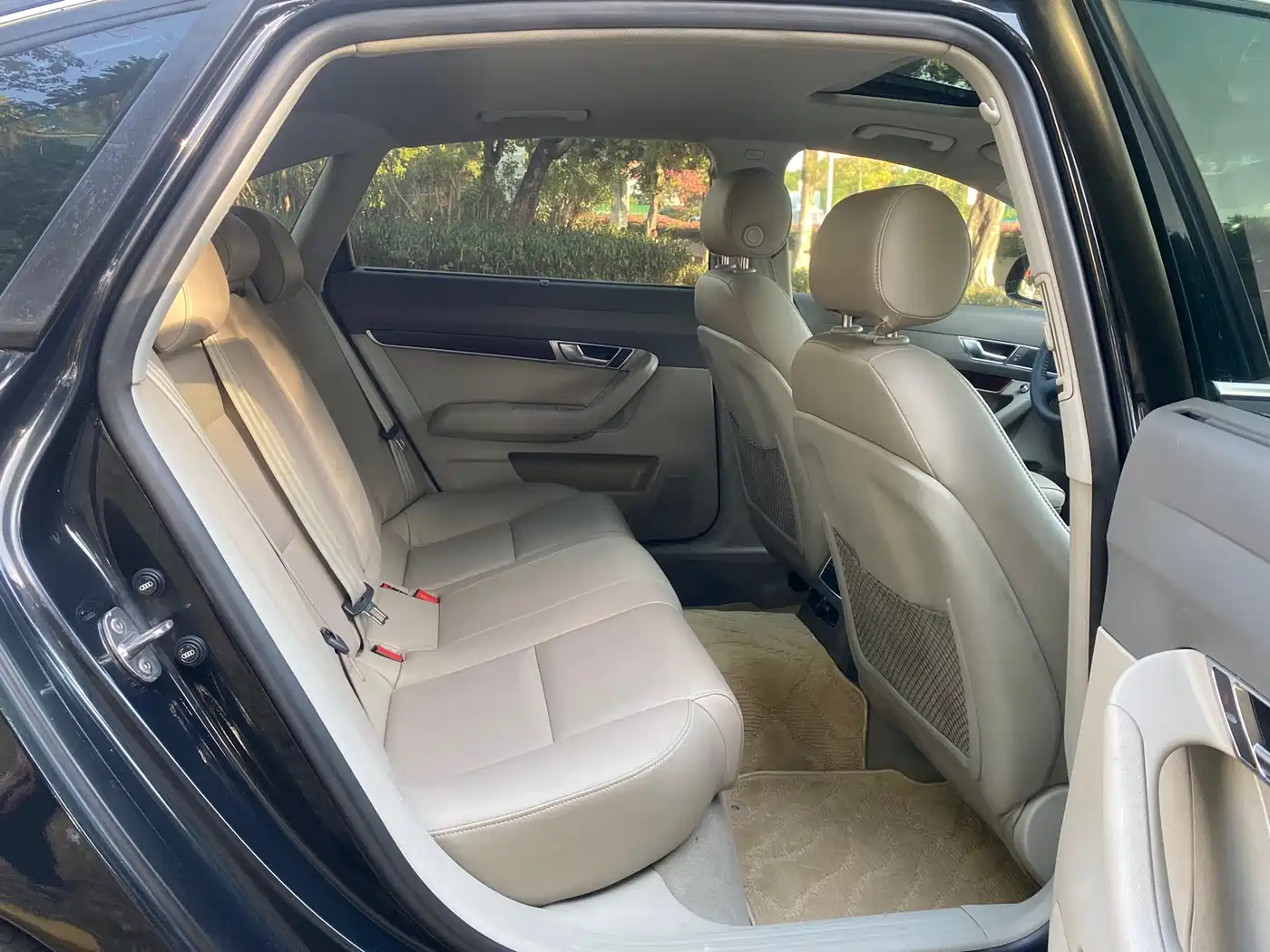 Audi A6L 2010 2.0 TFSI Automatic Standard фото 7