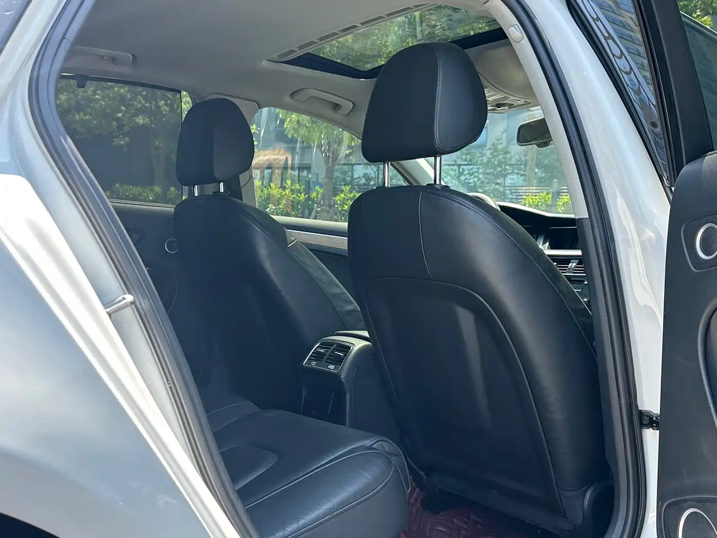 Audi A4L 2016 35 TFSI Automatic Luxury фото 14