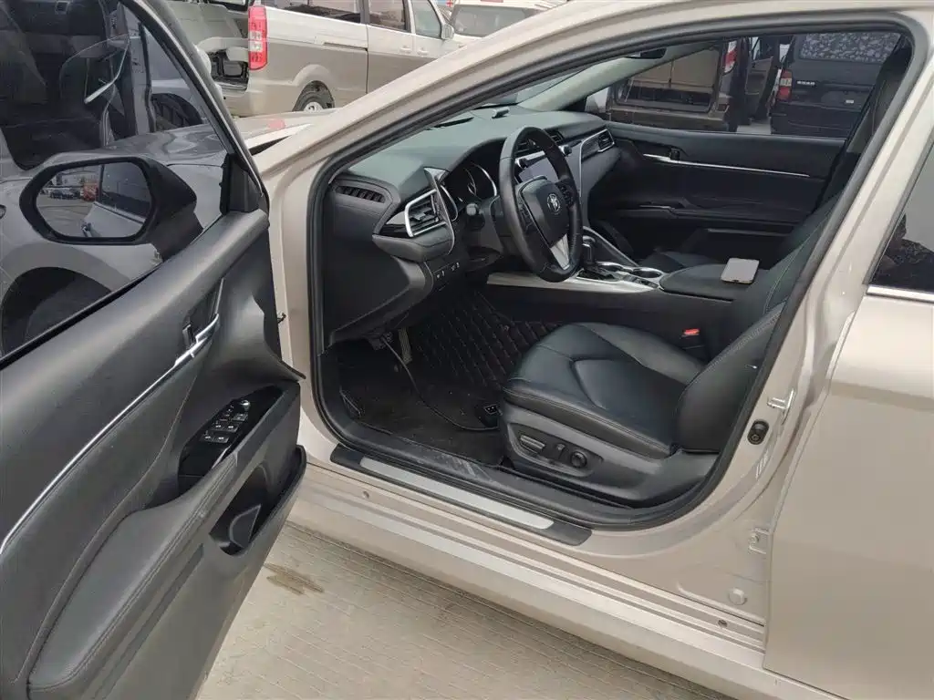 Toyota Camry 2019 Facelift Hybrid 2.5HG Luxury Edition фото 16