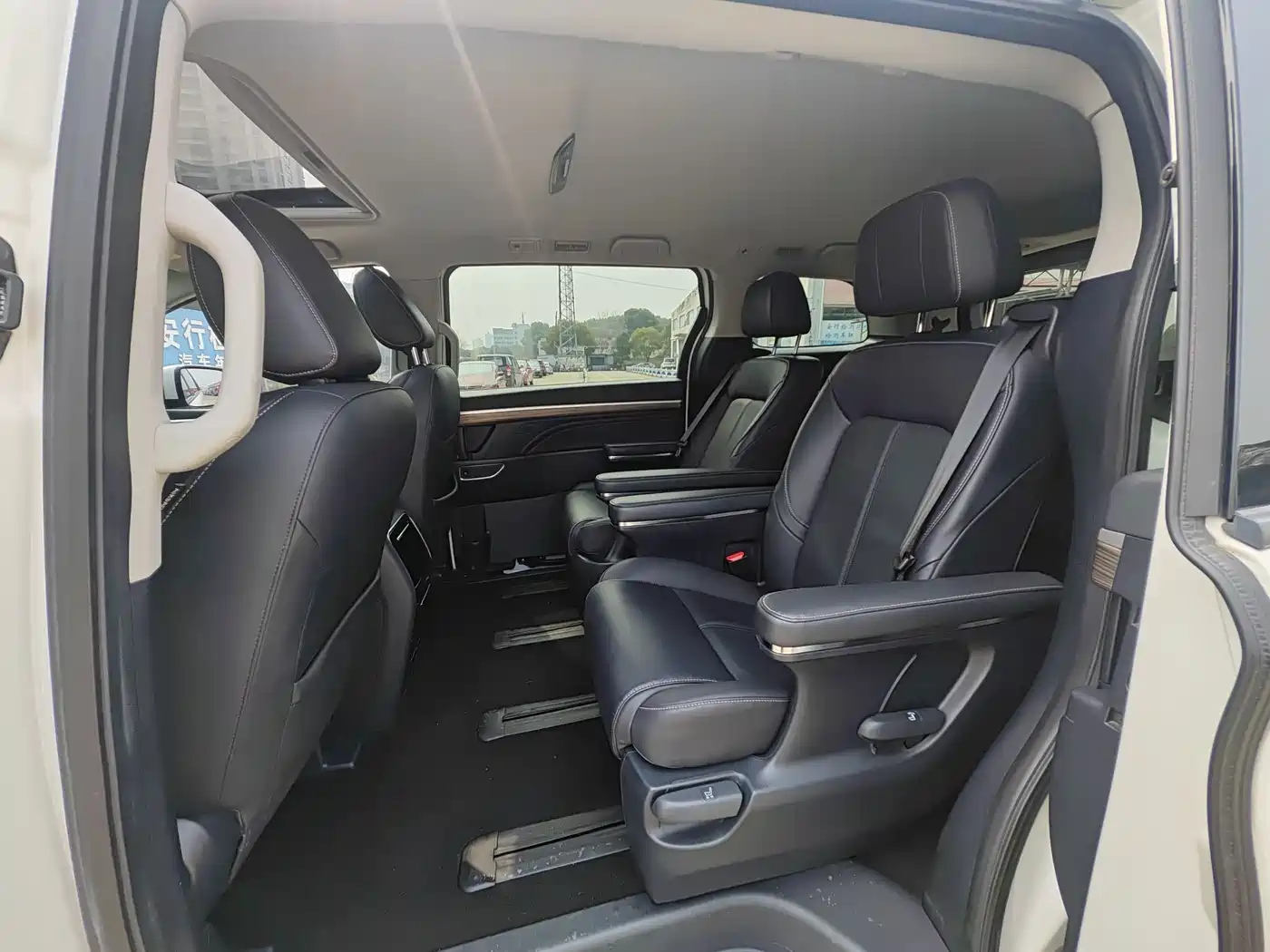GAC Trumpchi Trumpchi M8 2021 Leading Show Series 390T Premium Edition фото 5