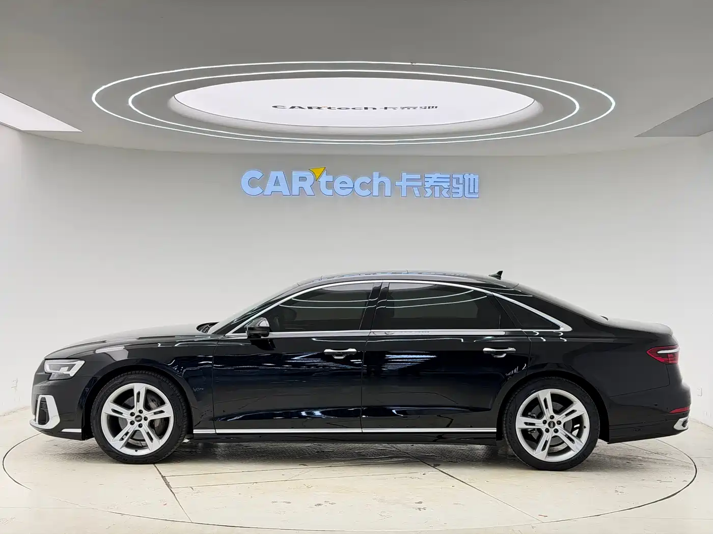 Audi A8 2023 A8L 50 TFSI quattro Exclusive фото 6