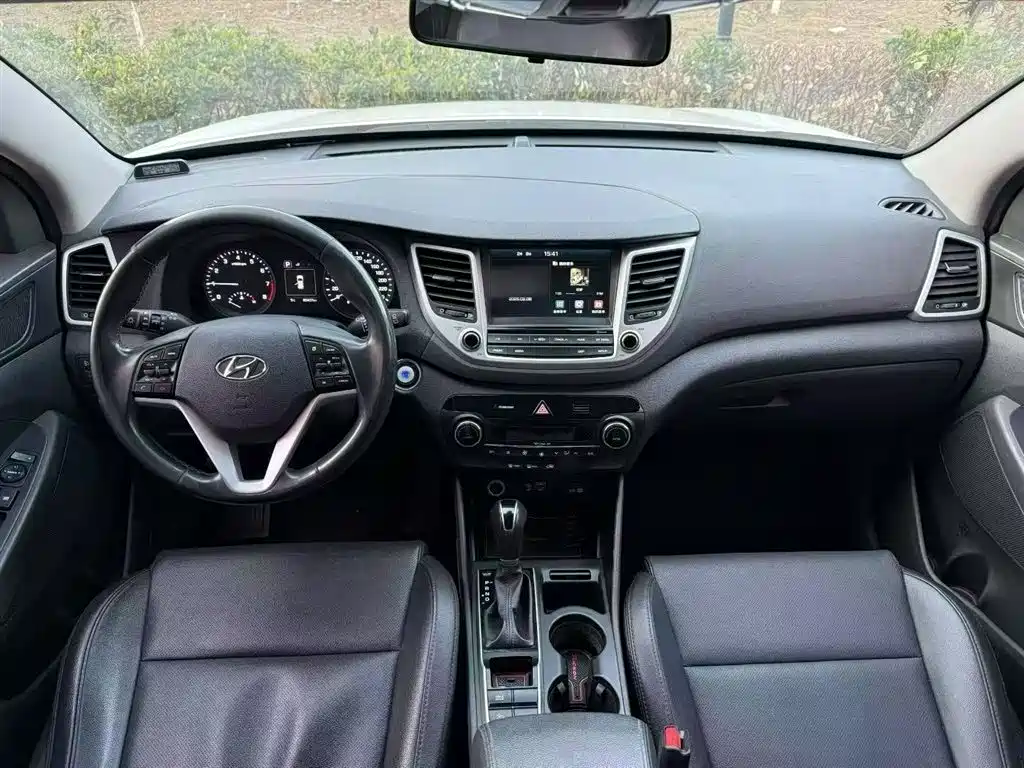 Hyundai Tucson 2018 1.6T DCT 2WD 15th Anniversary Special Edition фото 22