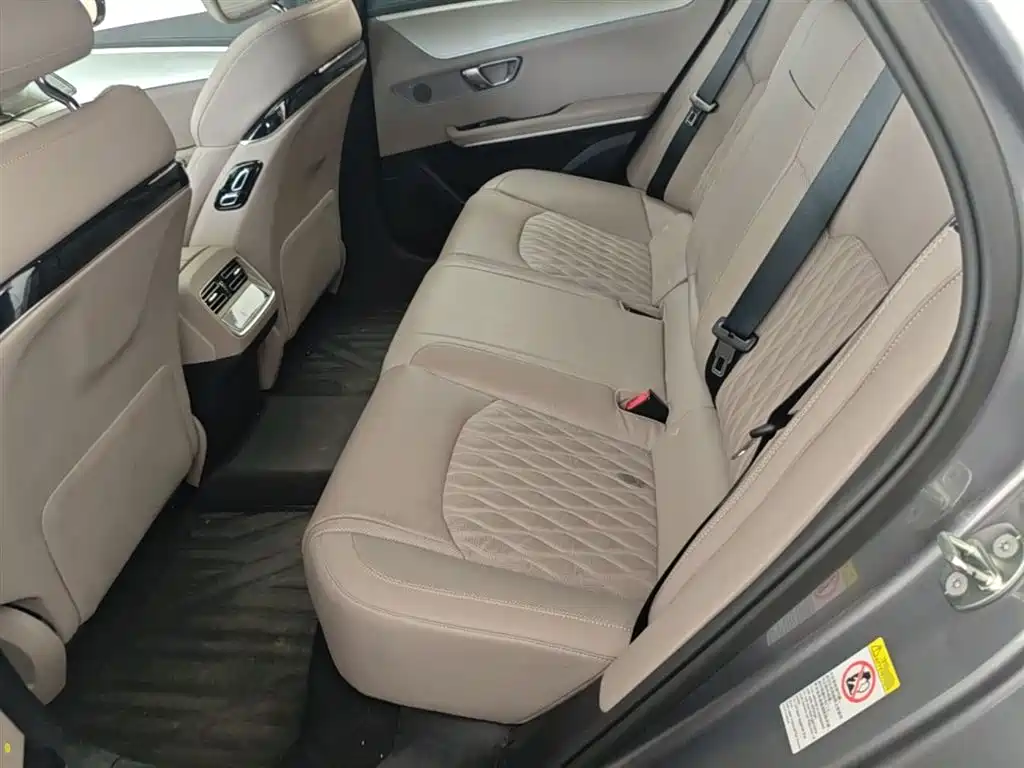 BYD Han 2025 DM-i 125KM Honor фото 17