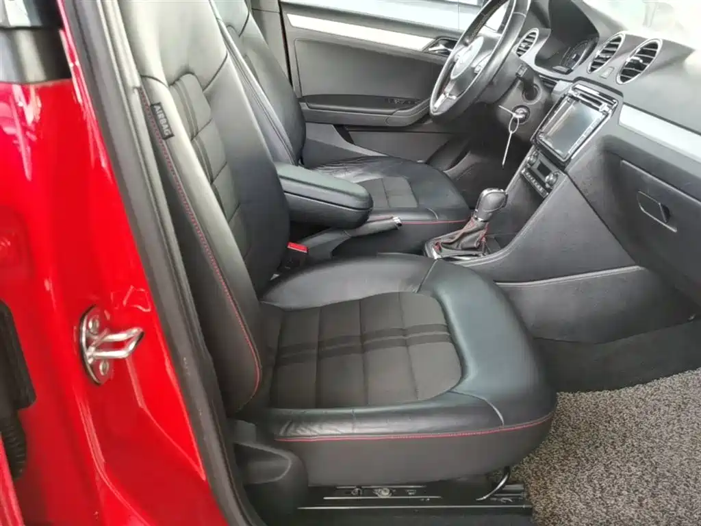 Volkswagen Jetta 2015 1.4TSI Auto Sport фото 25