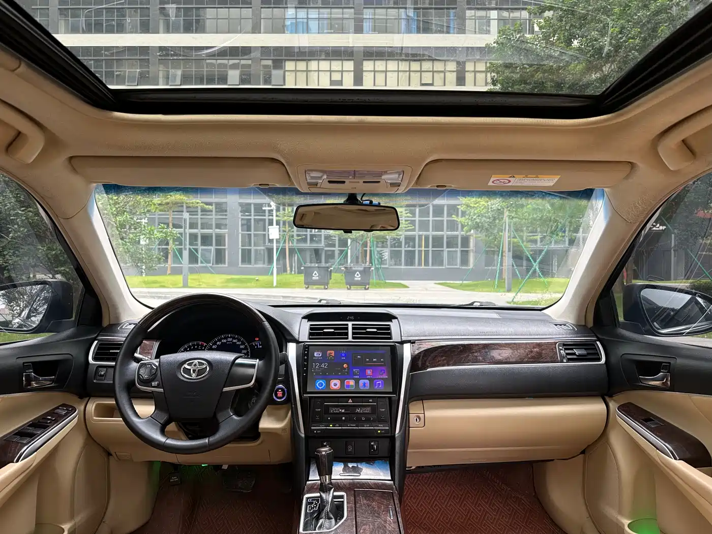 Toyota Camry 2016 2.0G 10th Anniversary Luxury Edition фото 15