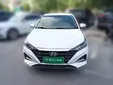 Photo 2 - Hyundai Verna
