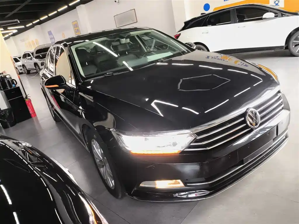 Volkswagen Magotan 2019 330TSI DSG Luxury Class China VI фото 4