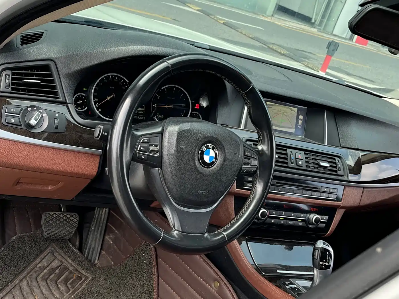 BMW 5 Series 2017 525Li Leading Edition фото 11