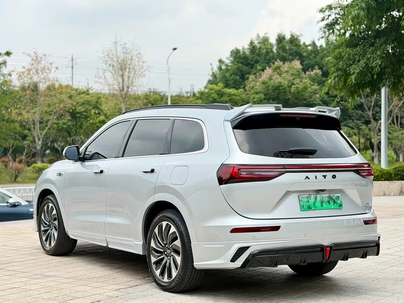 AITO Wenjie AITO M7 2024 1.5T Smart AWD Max Edition 5-Seater фото 4