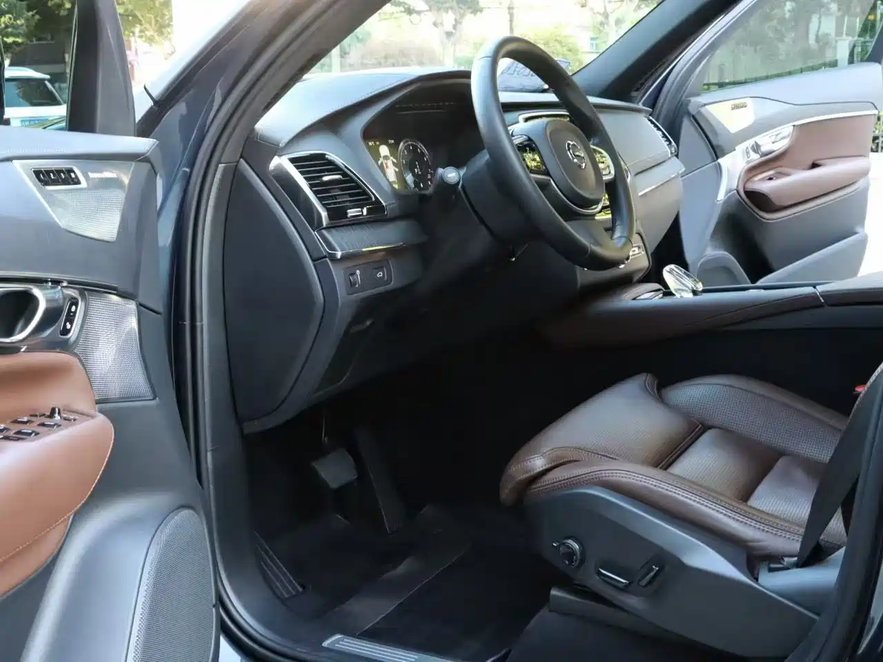 Фото 3 - Volvo XC90