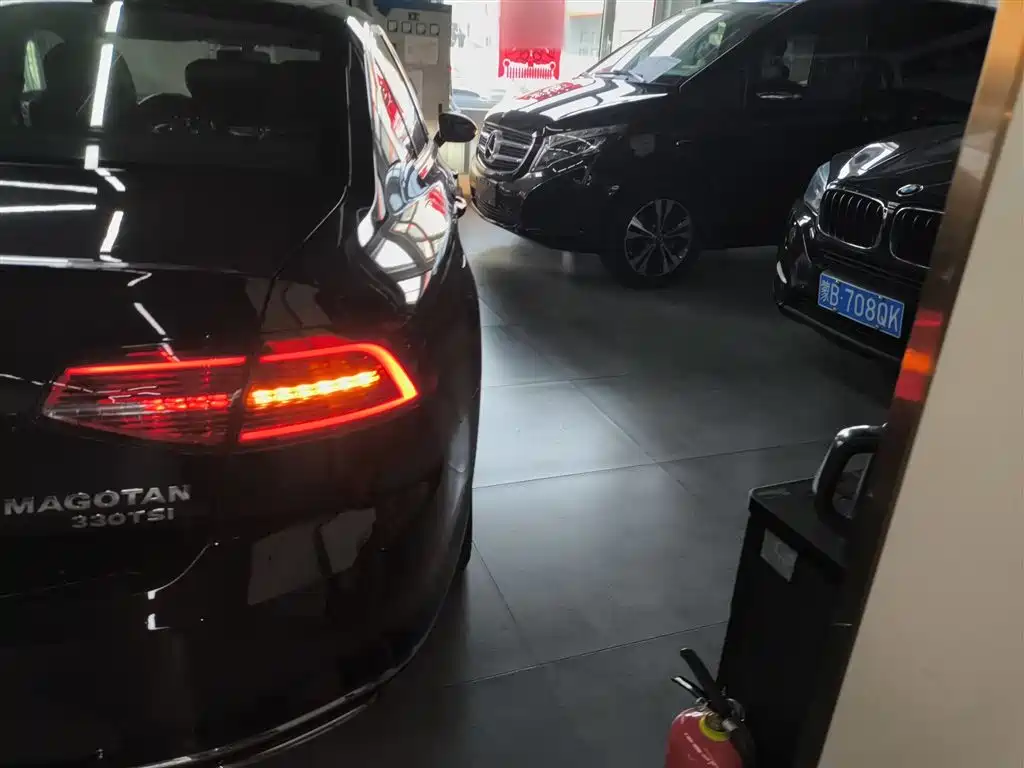 Volkswagen Magotan 2019 330TSI DSG Luxury Class China VI фото 8