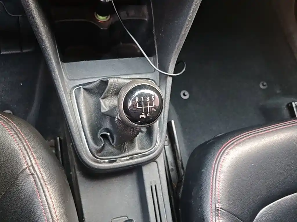 Фото 14 - Volkswagen Jetta