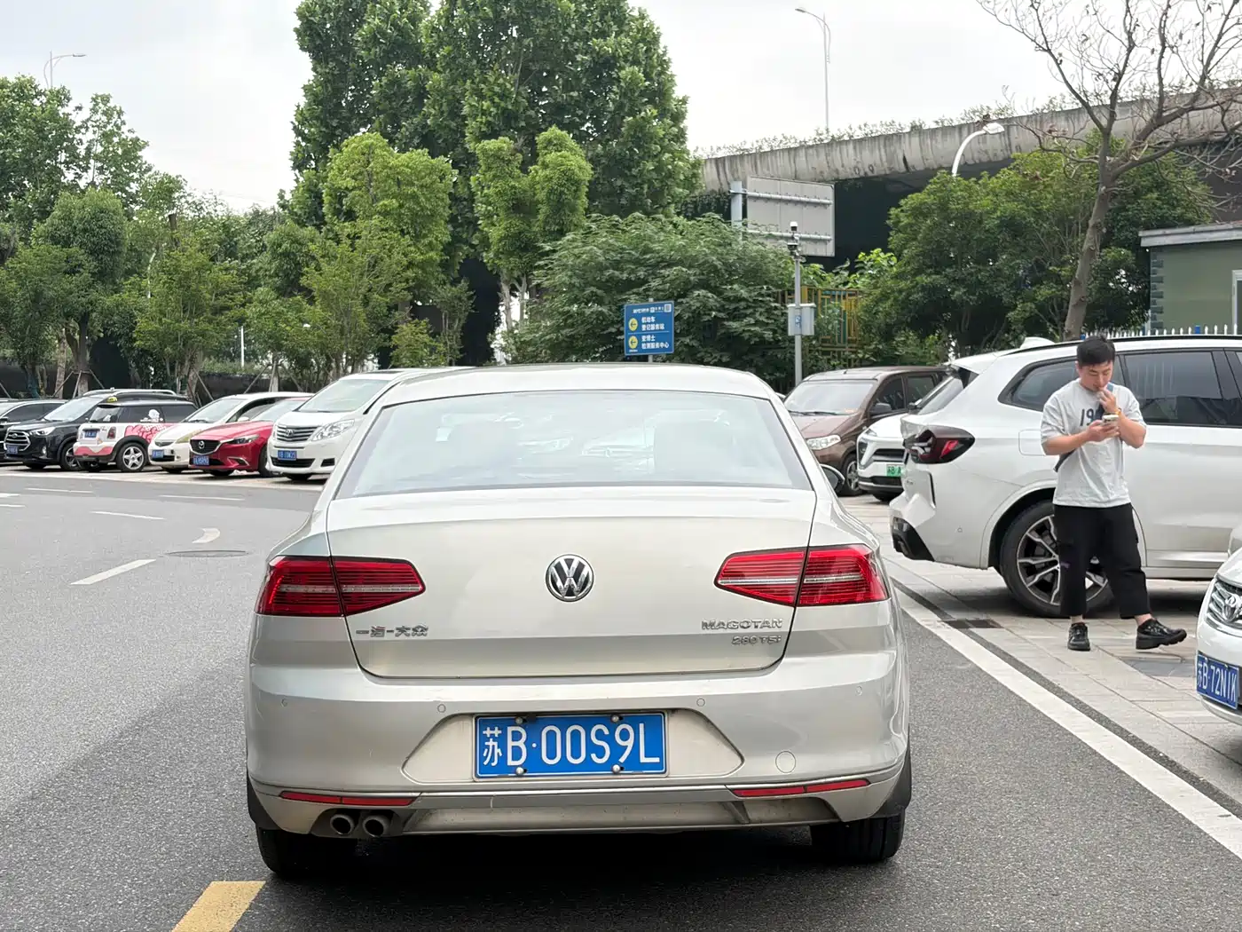 Volkswagen Magotan 2018 280TSI DSG Leading фото 3
