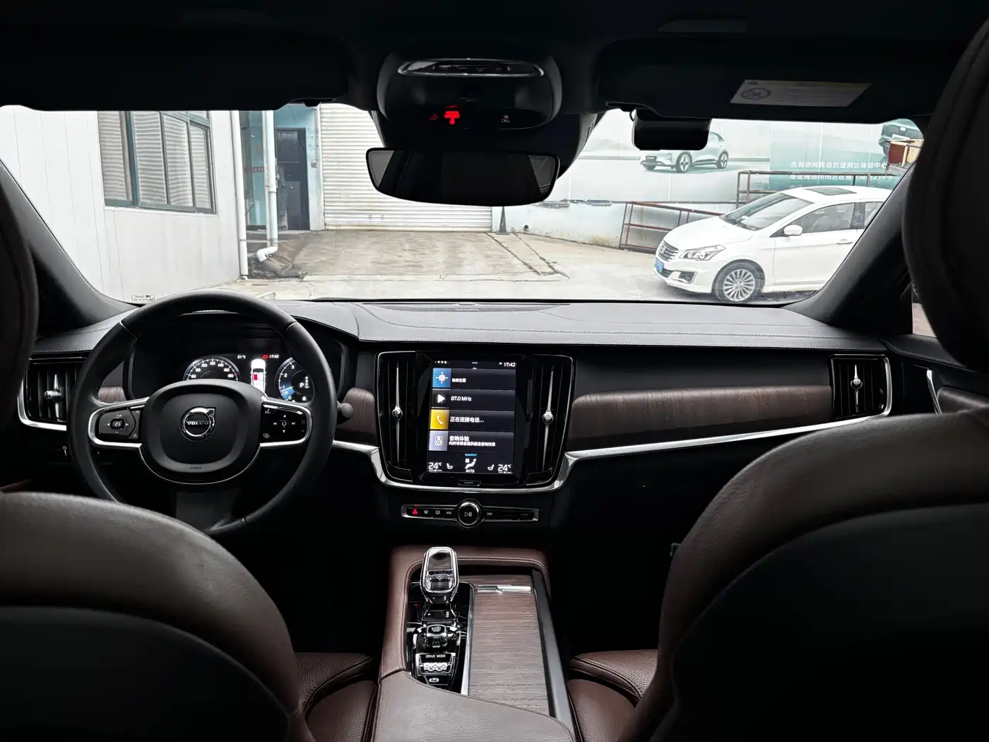Volvo S90 2021 Model B5 Inscription Luxury Edition фото 5