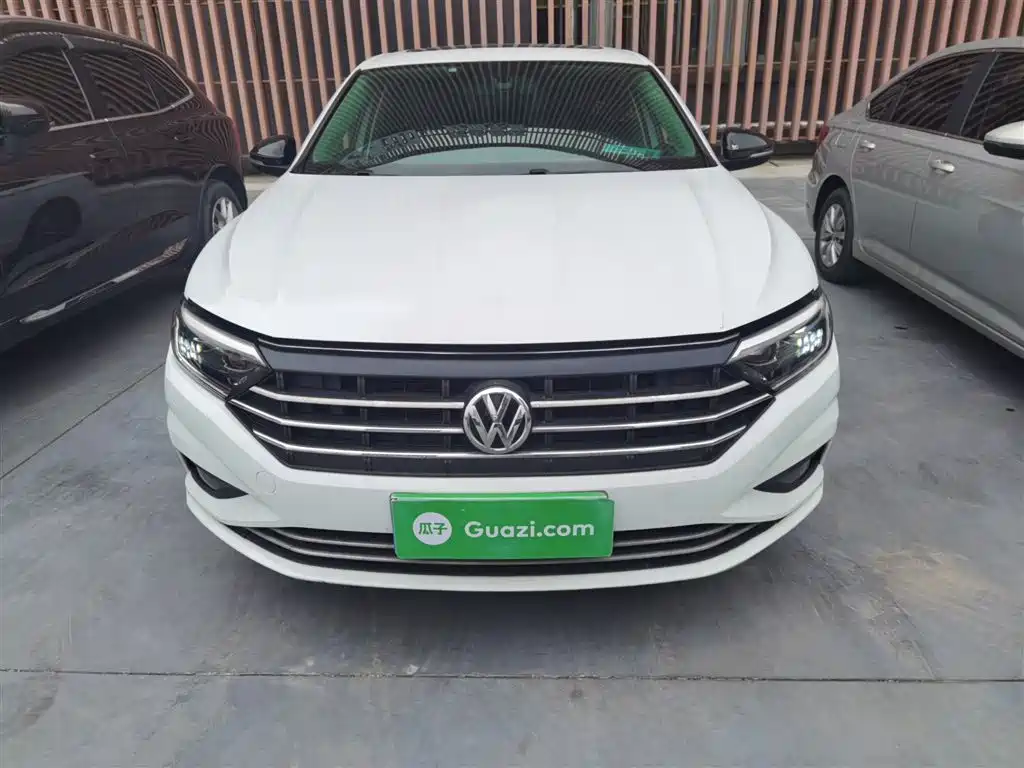 Volkswagen Sagitar 2019 200TSI DSG Comfort Edition China VI фото 3