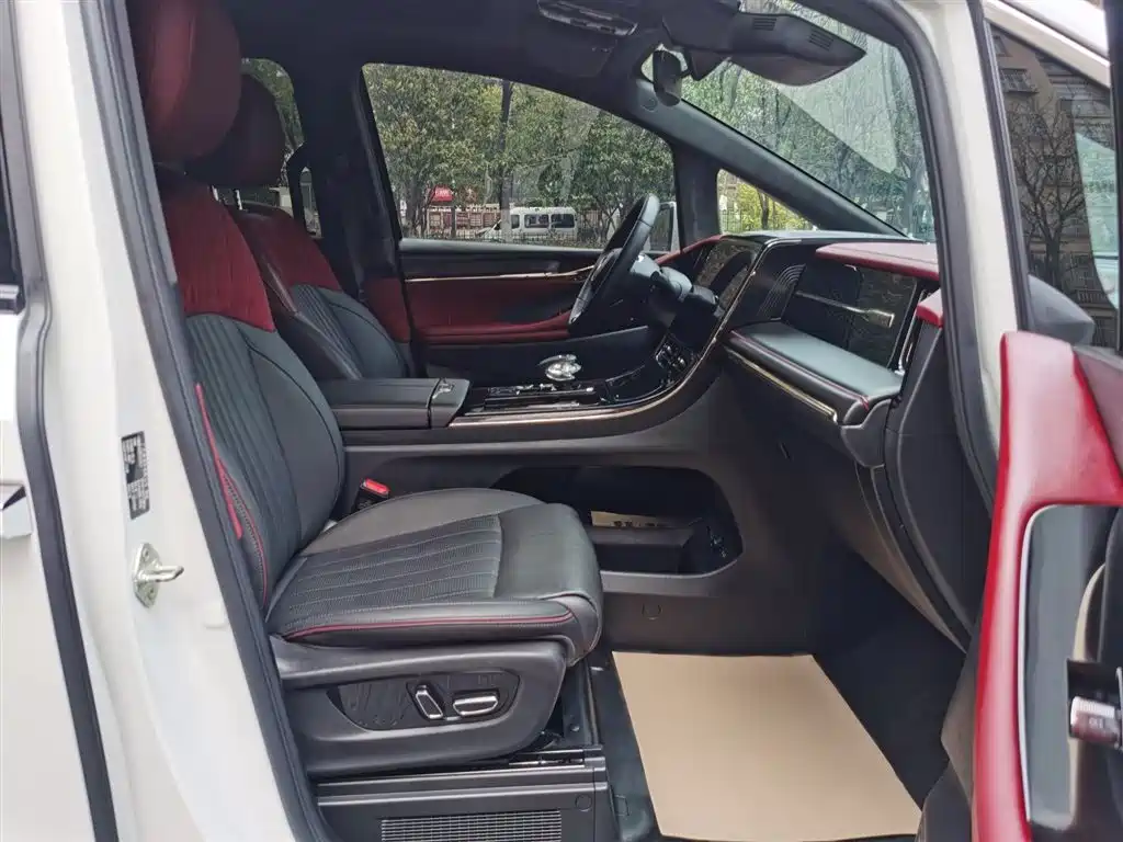 GAC Trumpchi Trumpchi M8 2023 Model Master Series 400T Ultimate Edition фото 4
