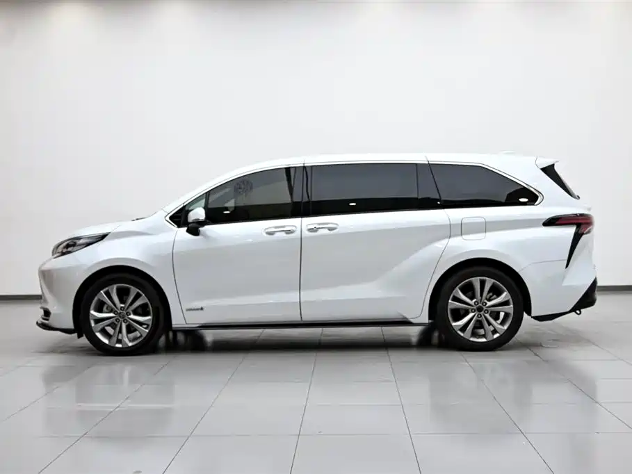 Toyota Sienna 2021 2.5L Hybrid Premium Edition фото 5