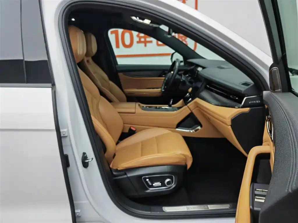 Lynk & Co 09 EM-P 2021 2.0T PHEV Halo 6-seater фото 23