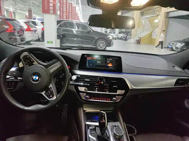 BMW 6 Series GT 2019 630i M Sport Grand Tourer Edition — фото 5