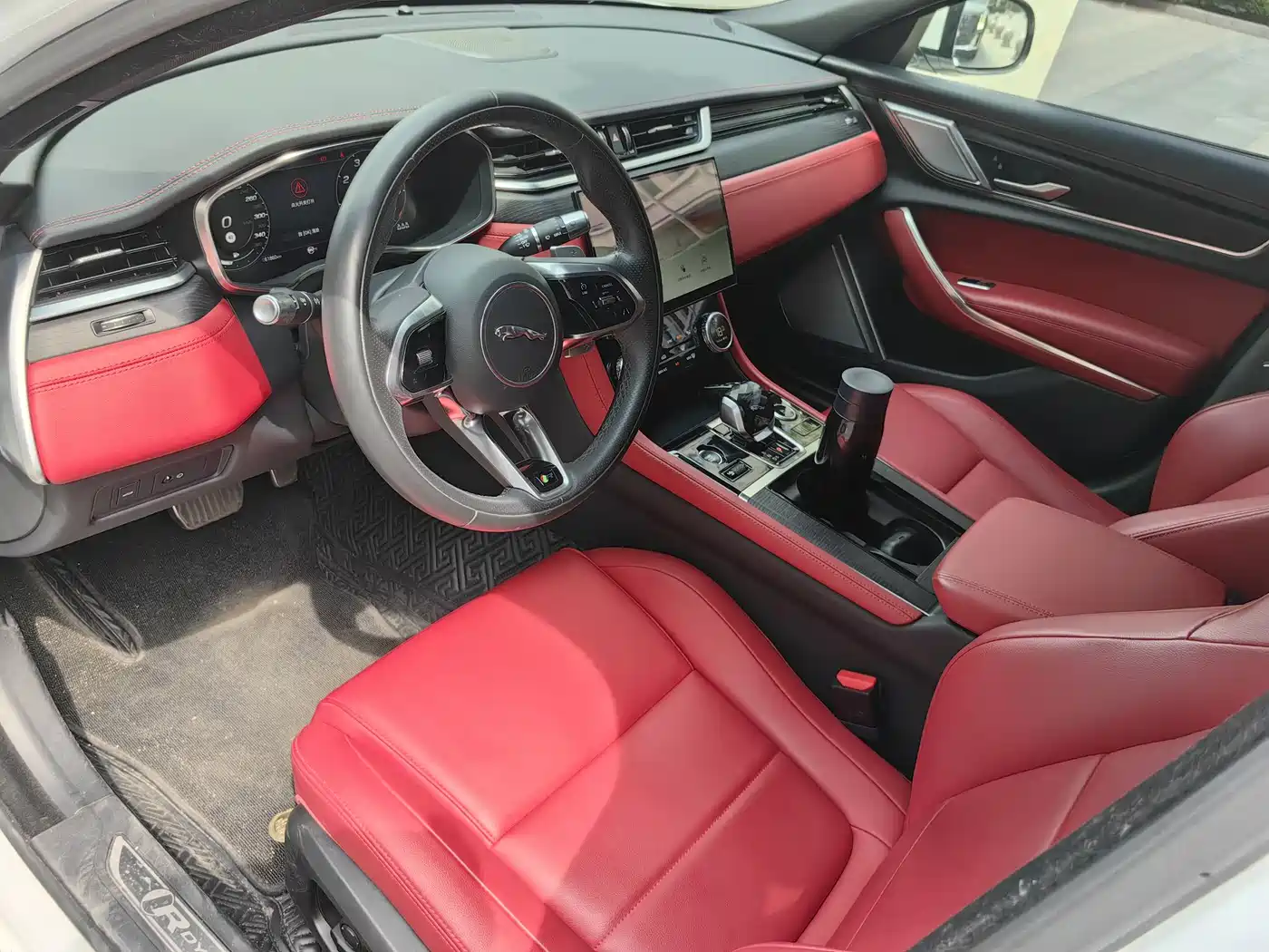 Jaguar XFL 2021 XFL 2.0T P250 AWD Gloss Black Sport Edition фото 10