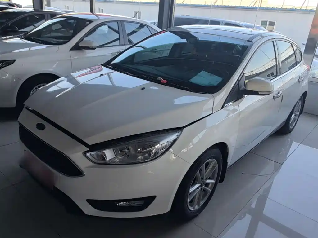 Фото 2 - Ford Focus