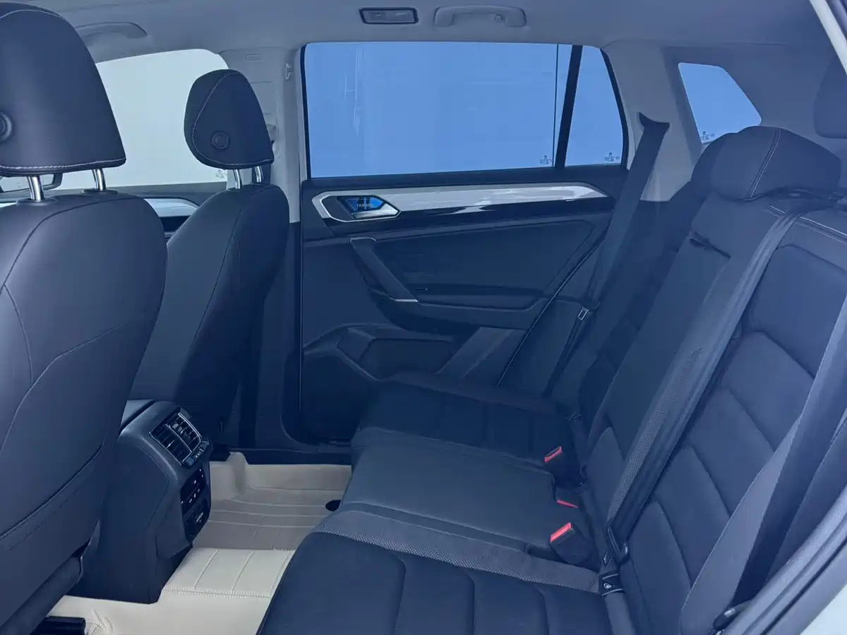 Volkswagen Tayron 2022 280TSI 2WD Luxury Smart Connect Edition фото 11