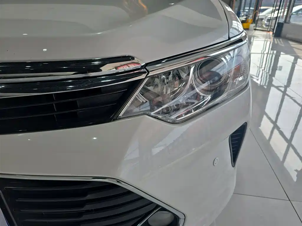 Toyota Camry 2016 2.0G 10th Anniversary Leading Edition фото 24