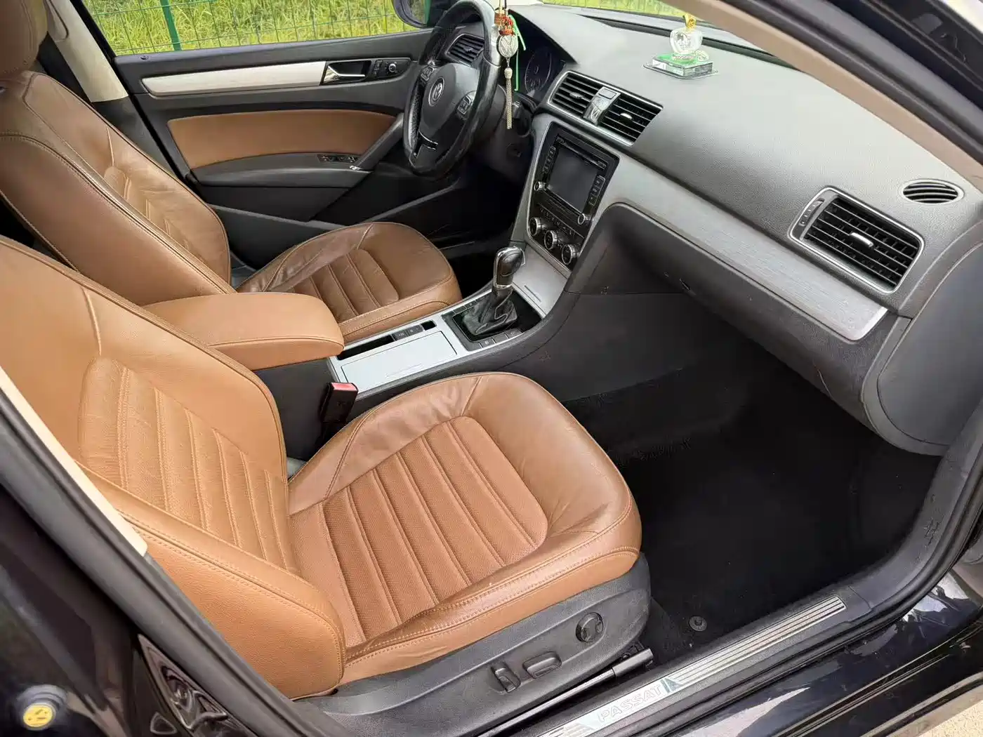 Volkswagen Passat 2015 1.8TSI DSG Prestige Edition фото 12
