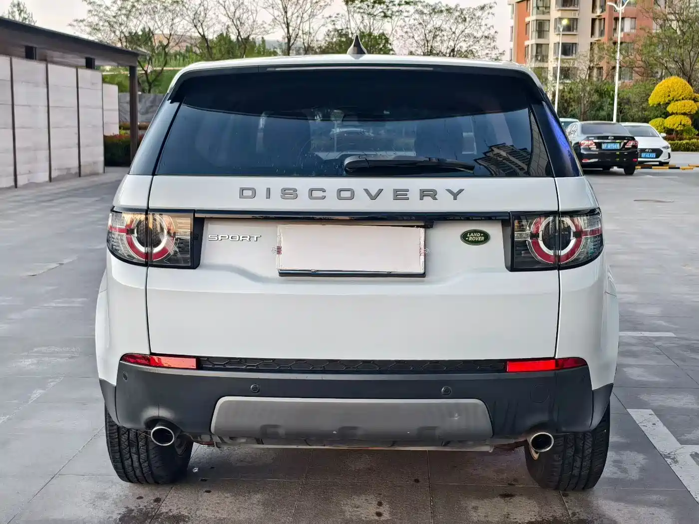 Land Rover Discovery Sport 2018 240PS SE Edition фото 4