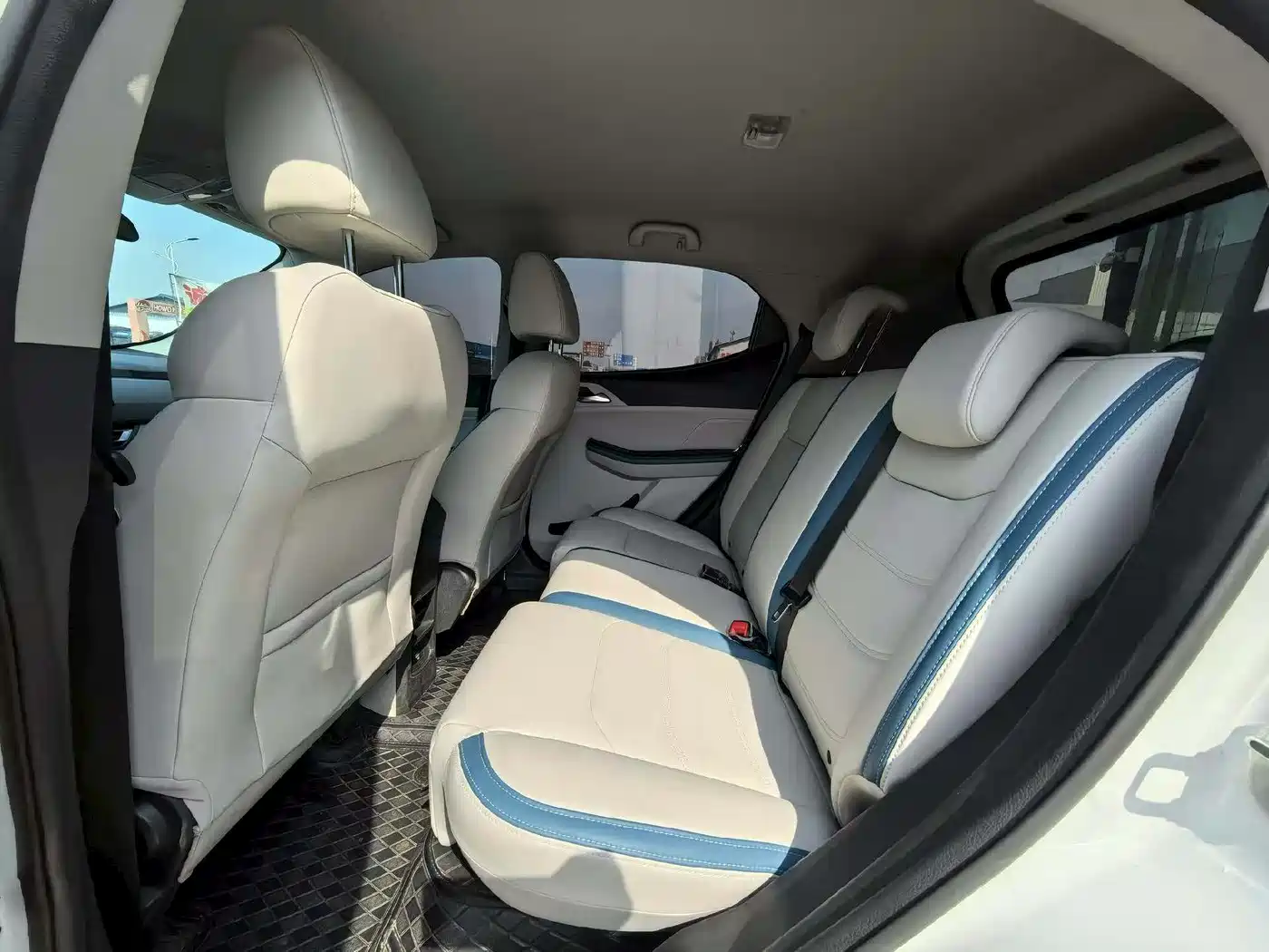 BYD Yuan Pro 2023 401KM Luxury фото 8