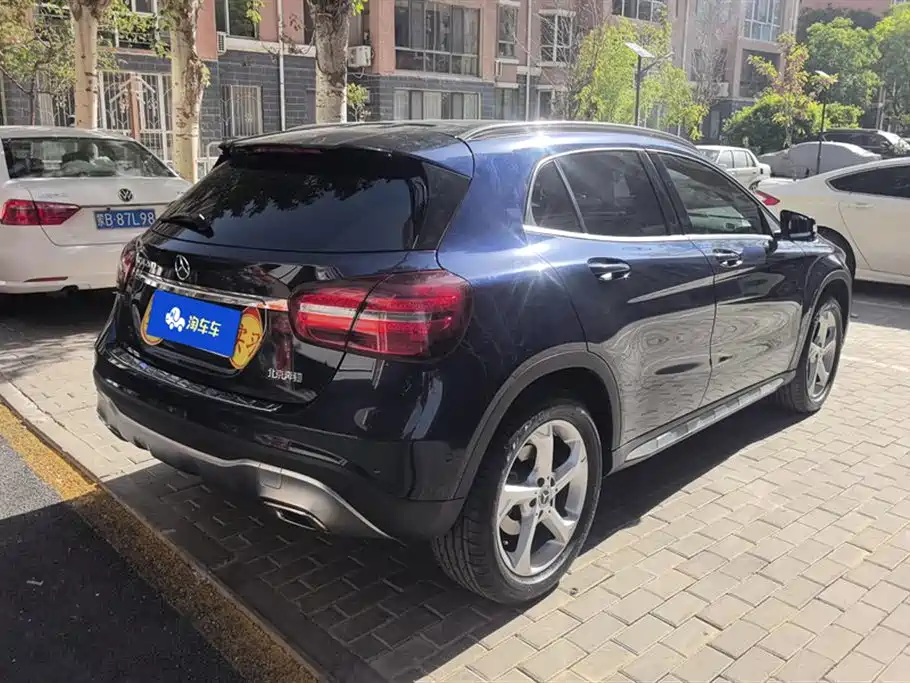 Mercedes-Benz GLA 2017 GLA 200 Dynamic фото 3