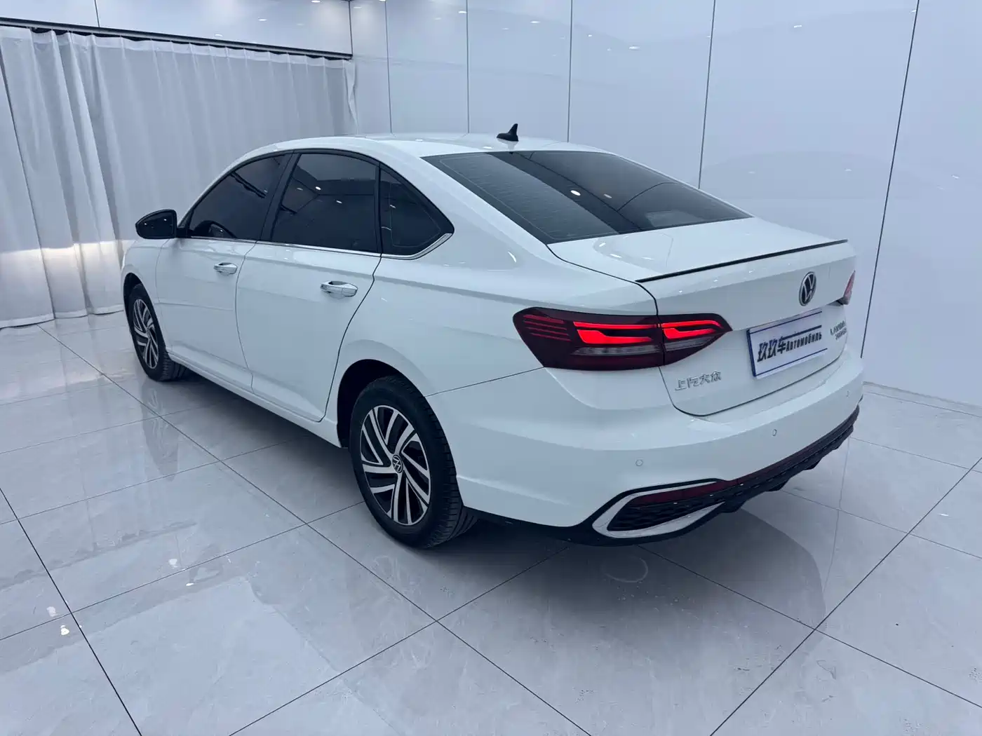 Volkswagen Lavida 2023 280TSI DSG Starlight Comfort Edition фото 6