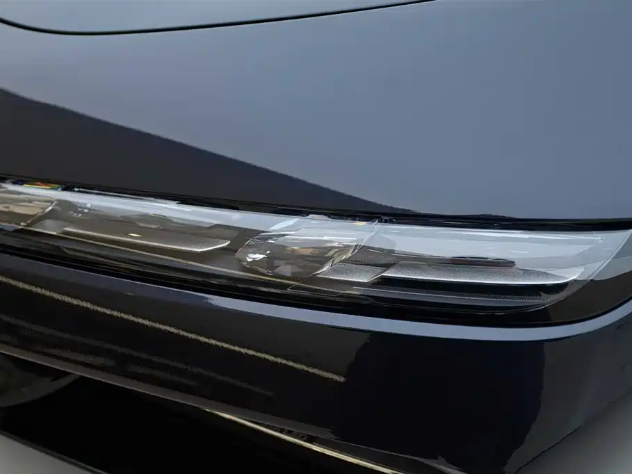 BMW 7 Series 2023 Model 740Li Leading M Sport Package фото 13