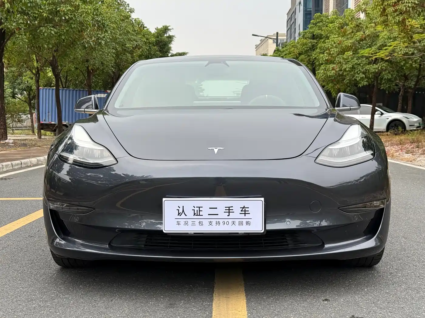TESLA MODEL 3