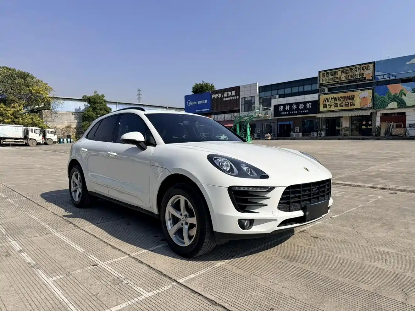 Porsche Macan 2016 Macan 2.0T фото 3