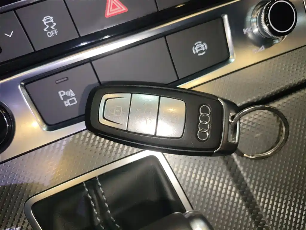 Audi A6L 2021 45 TFSI Exclusive Sport фото 17