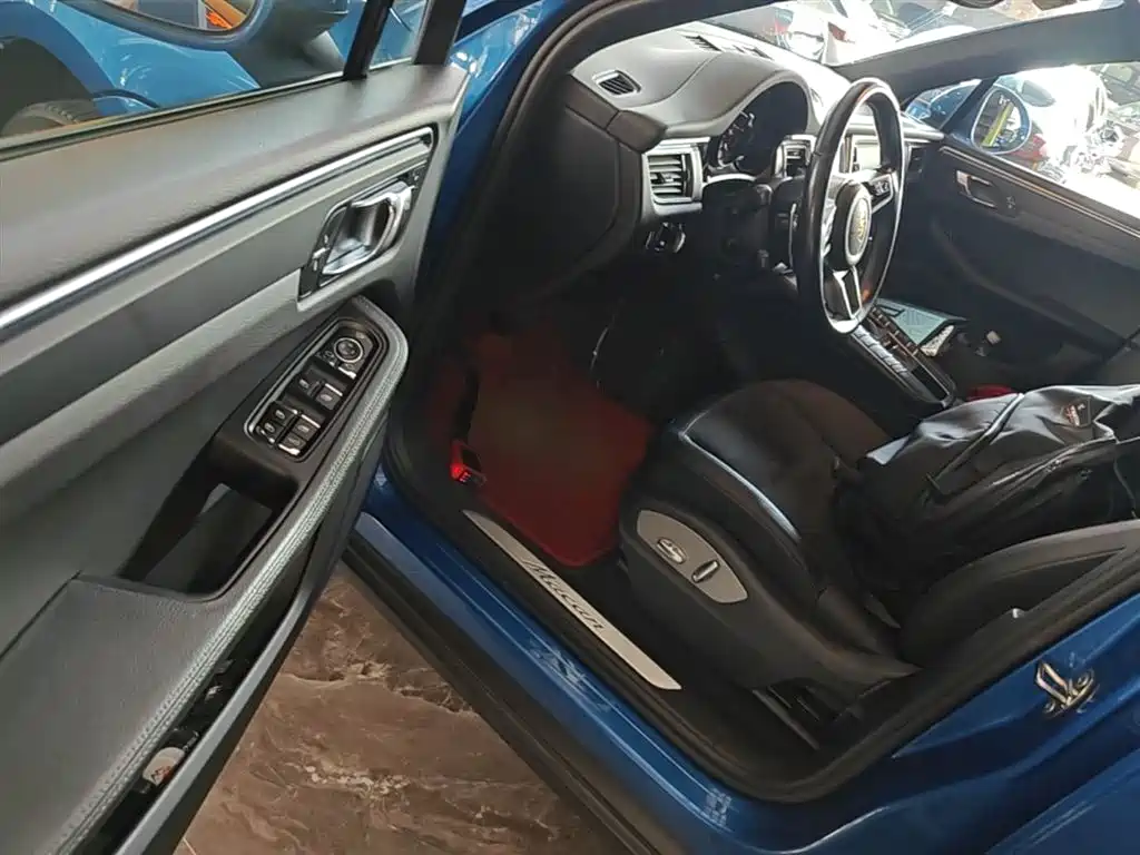 Porsche Macan 2016 Macan 2.0T фото 16