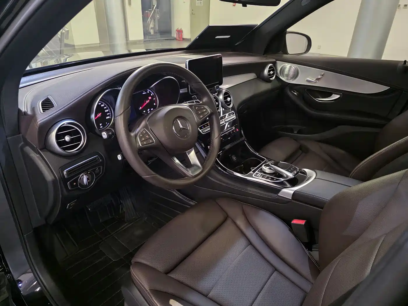 Mercedes-Benz GLC 2019 GLC 200 4MATIC фото 2
