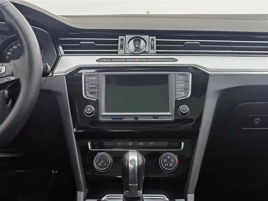 Volkswagen Magotan 2017 330TSI DSG Leading фото 12