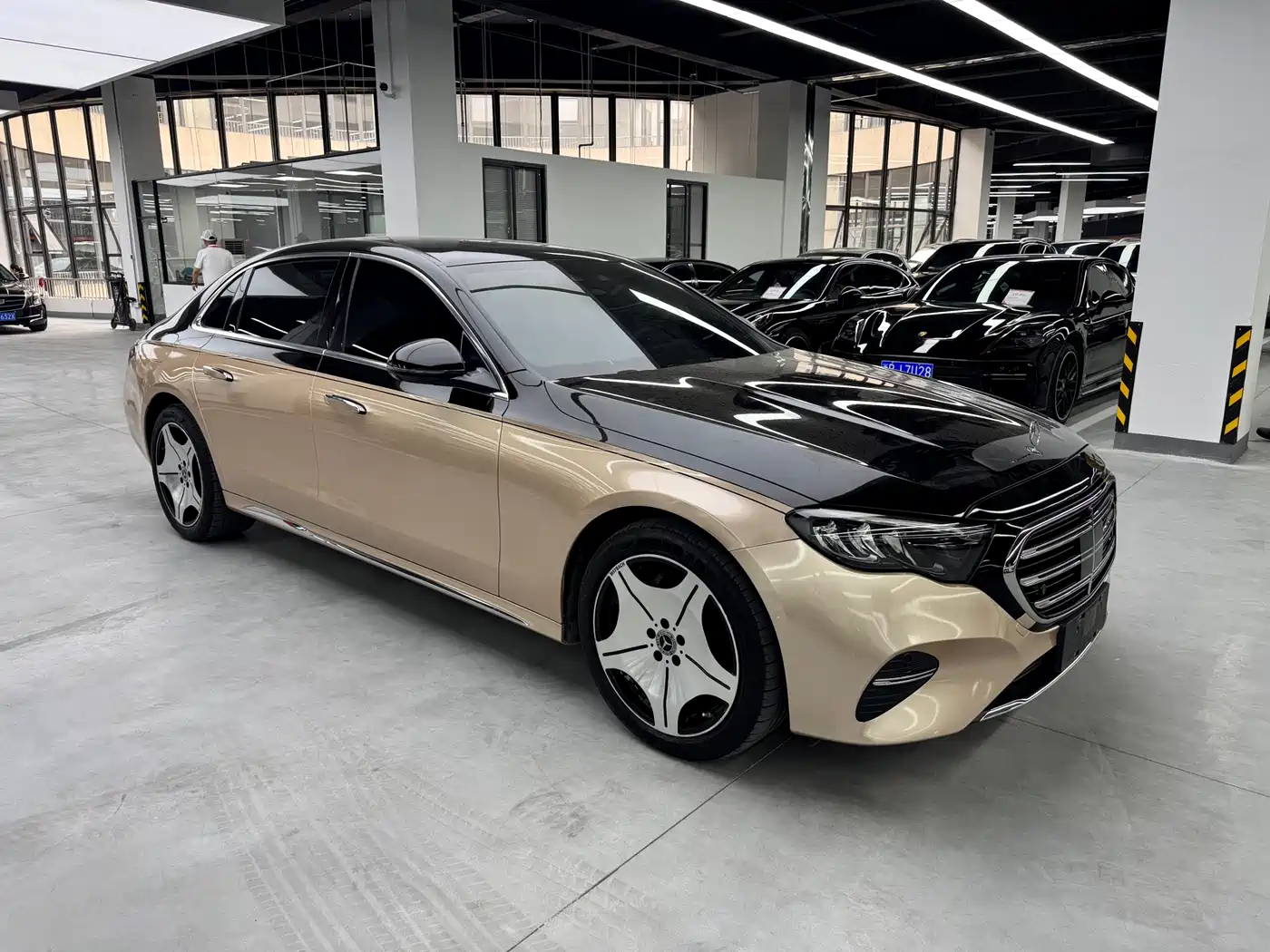 Mercedes-Benz E-Class 2024 E 300 L Fashion фото 3