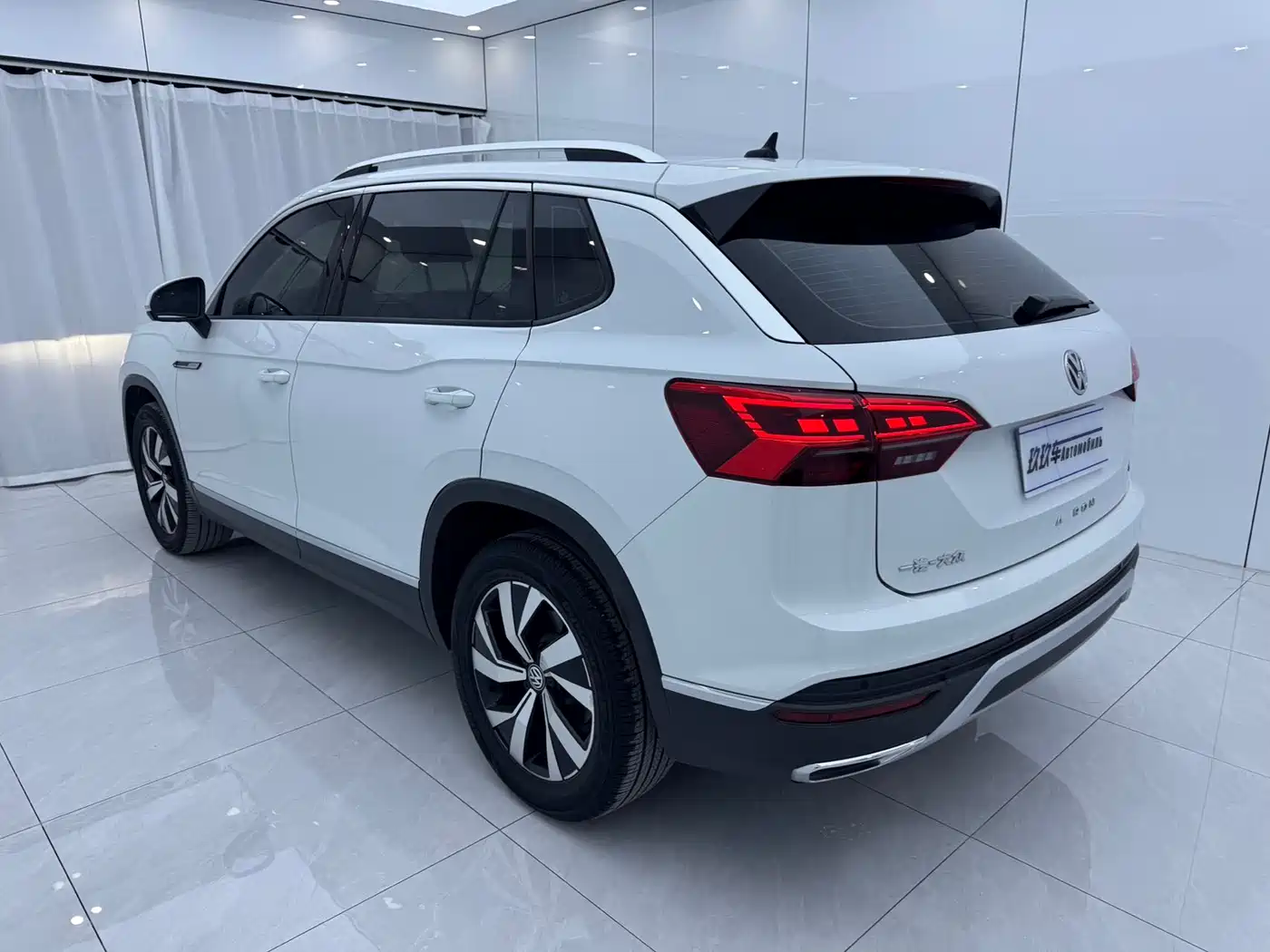 Volkswagen Tayron 2022 280TSI 2WD Luxury Smart Connect Edition фото 6
