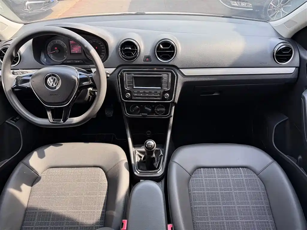 Volkswagen Jetta 2017 1.5L Manual Comfort фото 8